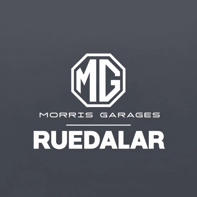Logotipo de MG Morris Garages Ruedalar sobre fondo gris oscuro.